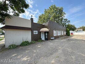 1318 S Campbell Rd in Royal Oak, MI - Building Photo