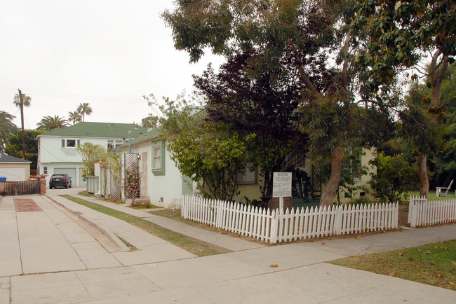 745 17th St in Santa Monica, CA - Foto de edificio - Building Photo