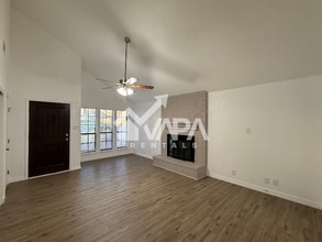 6111 Feather Crest Ln in San Antonio, TX - Building Photo - Building Photo