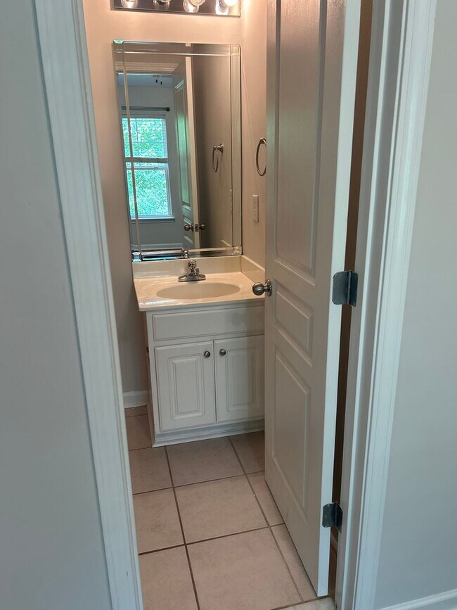 3825 Cherokee Woods Way in Knoxville, TN - Building Photo - Building Photo