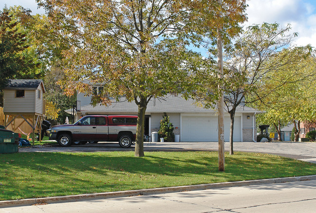 740 1st St in Waterford, WI - Building Photo - Building Photo