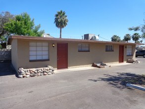 2115 W Morten Ave in Phoenix, AZ - Foto de edificio - Building Photo