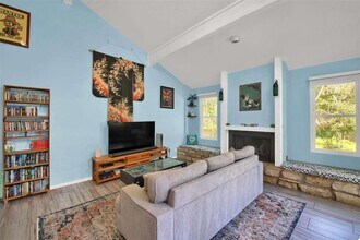 11510 Oak Knoll Dr in Austin, TX - Building Photo - Building Photo