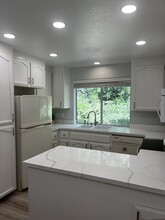 2950 Buskirk Ave, Unit 300 in Walnut Creek, CA - Building Photo - Building Photo