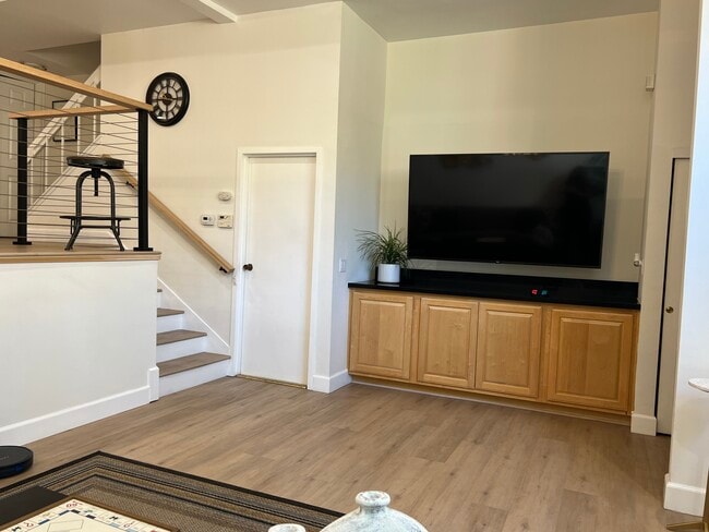 6242 Nita Ave in Woodland Hills, CA - Building Photo - Building Photo