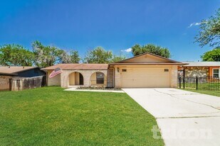 15022 Old Creek St in San Antonio, TX - Building Photo