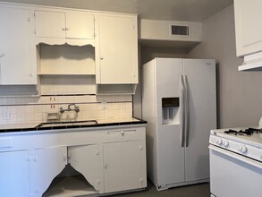 1243 E Grant Rd in Tucson, AZ - Building Photo - Building Photo
