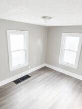 2938 4th Ave in Council Bluffs, IA - Building Photo - Building Photo