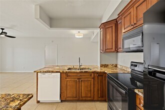 6401 Aragon Way in Ft. Myers, FL - Building Photo - Building Photo