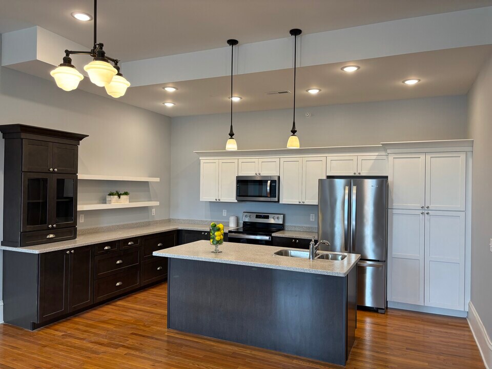 219 3rd Ave SW, Unit 219 3rd Ave SW Apt B in Cedar Rapids, IA - Foto de edificio