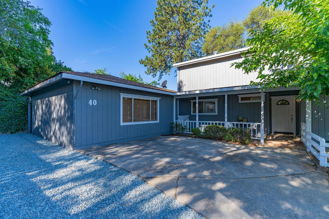 40 Mountain View Dr in Sutter Creek, CA - Foto de edificio - Building Photo