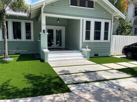 27 NE 49th St in Miami, FL - Building Photo