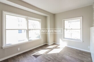 7945 Euclid Ave in Kansas City, MO - Foto de edificio - Building Photo
