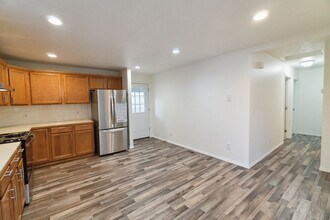 2716 E Nebraska Ave in Spokane, WA - Building Photo - Building Photo