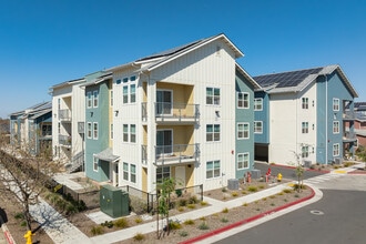 Santa Fe Commons in Tulare, CA - Building Photo - Building Photo