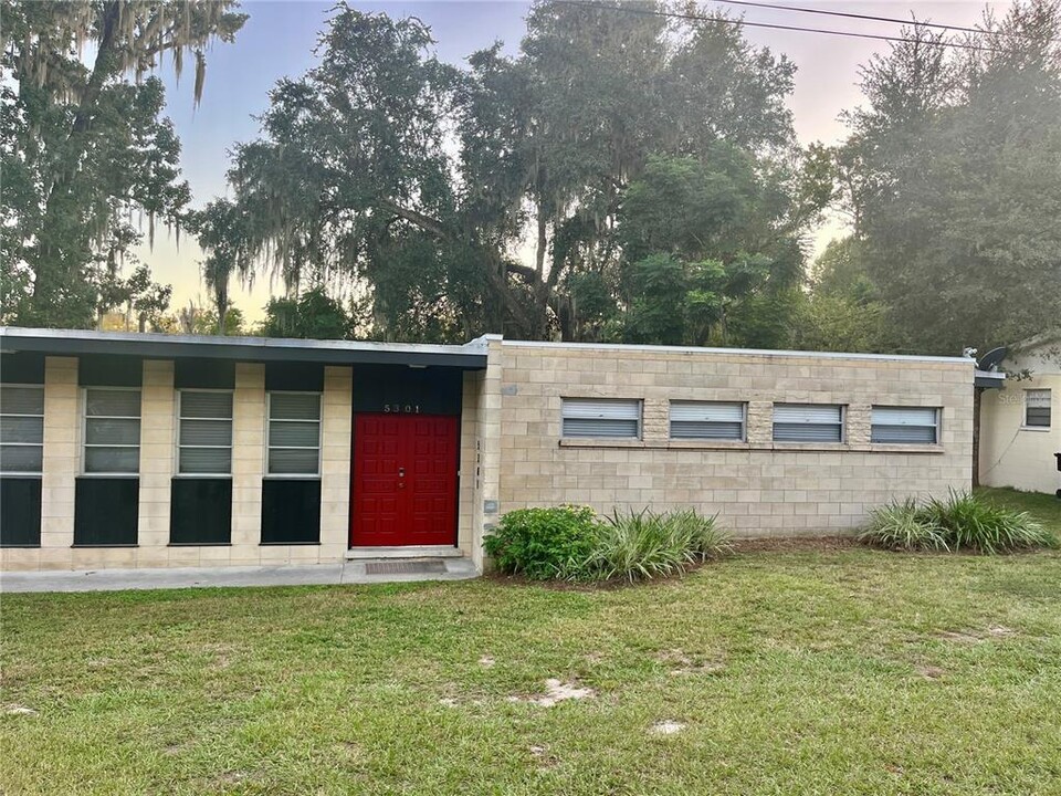 5301 NW 23rd Ave in Gainesville, FL - Building Photo