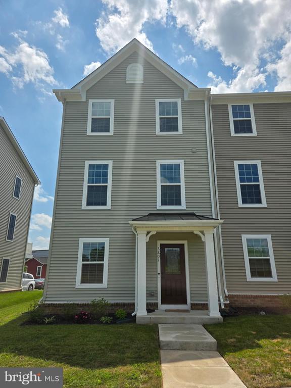property at 3201 Jefferson Blvd