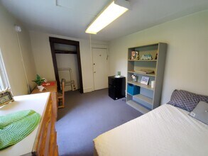 210 Dryden Rd in Ithaca, NY - Foto de edificio - Building Photo