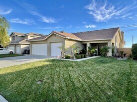 27613 Vanilla Ct in Romoland, CA - Building Photo
