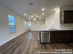 2207 Lynwood Bnd in San Antonio, TX - Building Photo - Building Photo