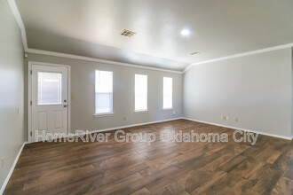 8504 SW 45th Terrace in Oklahoma City, OK - Foto de edificio - Building Photo