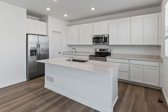 4281 Amanda Dr in Loveland, CO - Foto de edificio - Building Photo