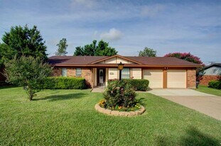 6470 Westrock Dr in Fort Worth, TX - Building Photo