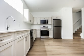 151 Stranmillis Av in Winnipeg, MB - Building Photo - Building Photo