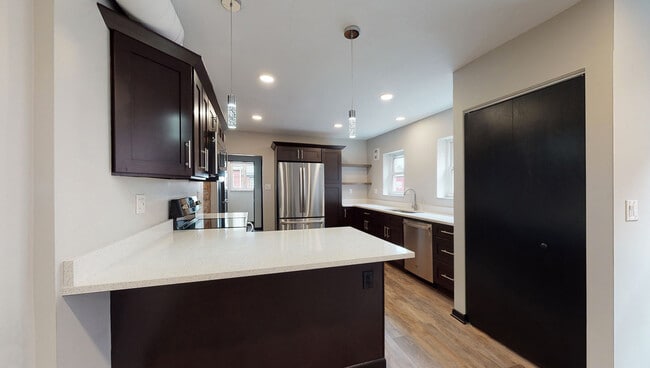 1819 E Carson St, Unit 200 in Pittsburgh, PA - Foto de edificio - Building Photo