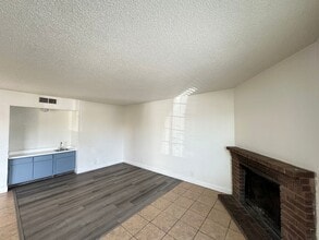 6241 Bellota Dr in Las Vegas, NV - Building Photo - Building Photo