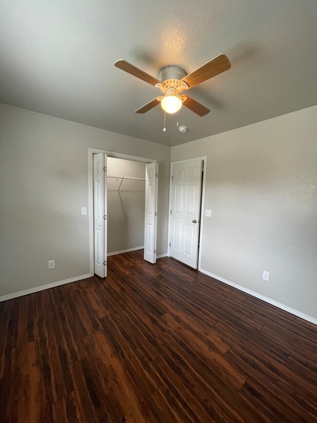 property at 1122 Oak Ln