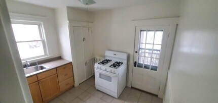 24 Hollis Ave in Quincy, MA - Building Photo - Building Photo