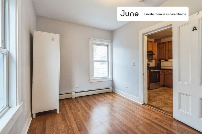 Private bedroom in 5 bed/3 bath Home in Somerville, MA - Building Photo - Building Photo