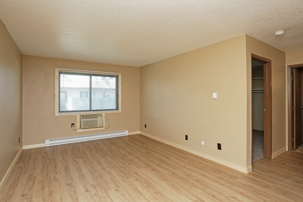 Riverside Apartments and Townhomes in Camanche, IA