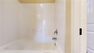 4305 Commando Trl in College Station, TX - Building Photo - Building Photo