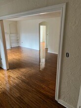 Seeley Apartments in Cleveland, OH - Foto de edificio - Building Photo