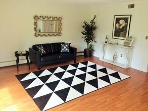 5 Talcott Ridge Rd, Unit D in Farmington, CT - Building Photo - Building Photo