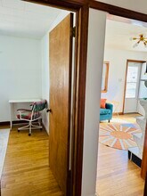 22 Jarrett St in Asheville, NC - Foto de edificio - Building Photo