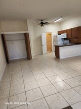 821 SW 31st Ct, Unit 821 in Miami, FL - Foto de edificio - Building Photo
