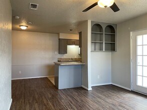738 E Pecan St in Hurst, TX - Building Photo - Building Photo