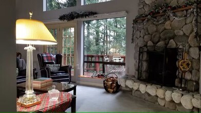 1881 Cliff Rd in Point Roberts, WA - Building Photo - Building Photo