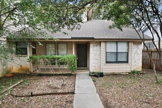 13823 Chisom Creek Dr in San Antonio, TX - Building Photo - Building Photo