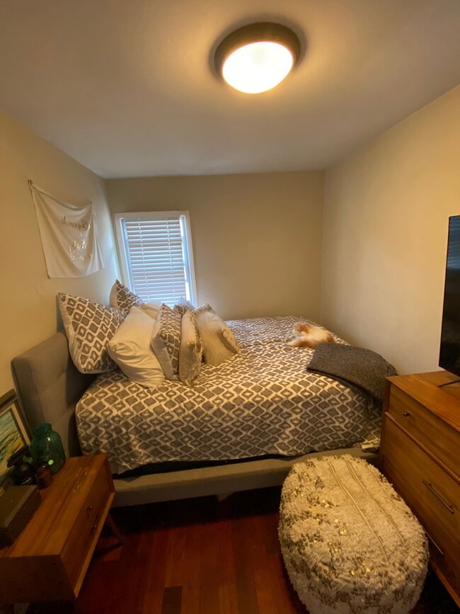 472 3rd St, Unit C in Laguna Beach, CA - Foto de edificio - Building Photo