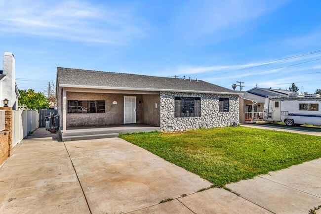 622 Patricia Ln in El Cajon, CA - Building Photo - Building Photo