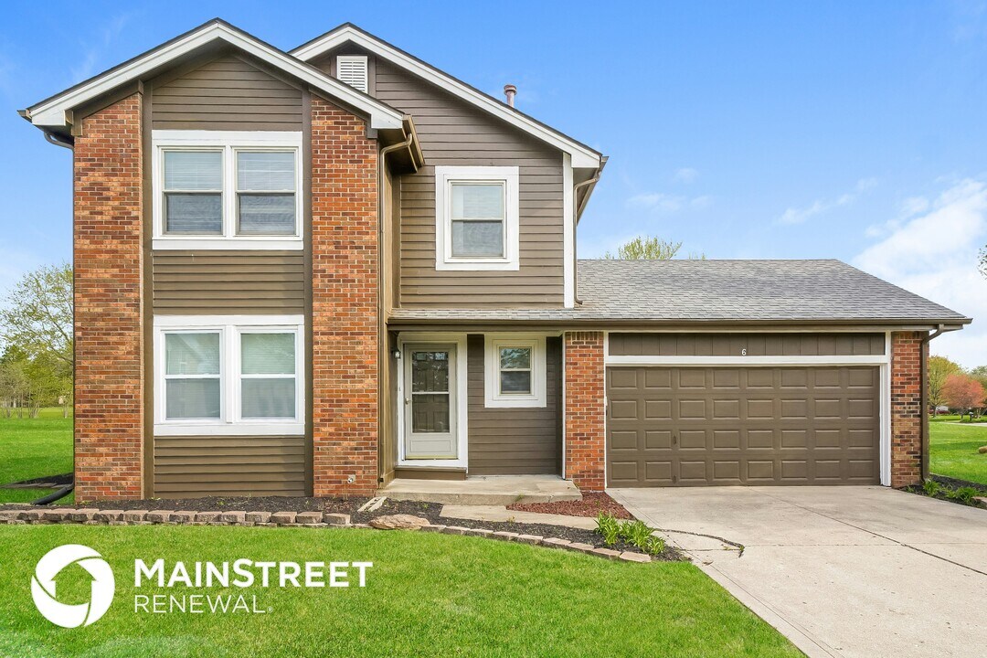 6 Augusta Cir in Greenwood, IN - Building Photo