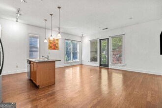 1195 Milton Terrace SE, Unit 2201 in Atlanta, GA - Building Photo - Building Photo