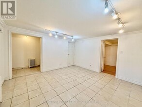 126 Concord Ave in Toronto, ON - Building Photo - Building Photo