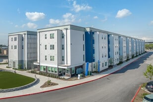 Summit at Renaissance Park in Houston, TX - Building Photo