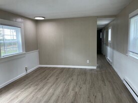 9876 NC-705 in Eagle Springs, NC - Building Photo