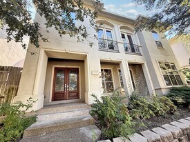 3334 University Park Ln, Unit 3 in Irving, TX - Building Photo